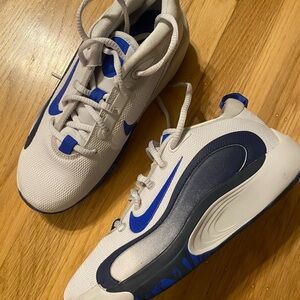 NEW Nike IsoFly Big Kids' Basketball Shoes Size 5Y